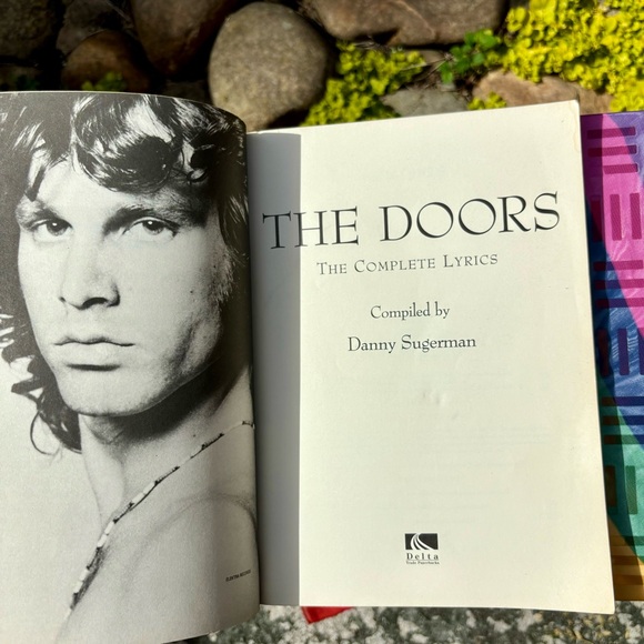 The Doors : The Complete Lyrics Paperback + The Doors Special Edition DVD Bundle - Picture 4 of 16